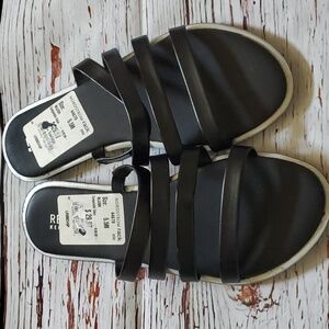 🆕️ KENNETH COLE REACTION WOMEN'S BLACK SANDALS